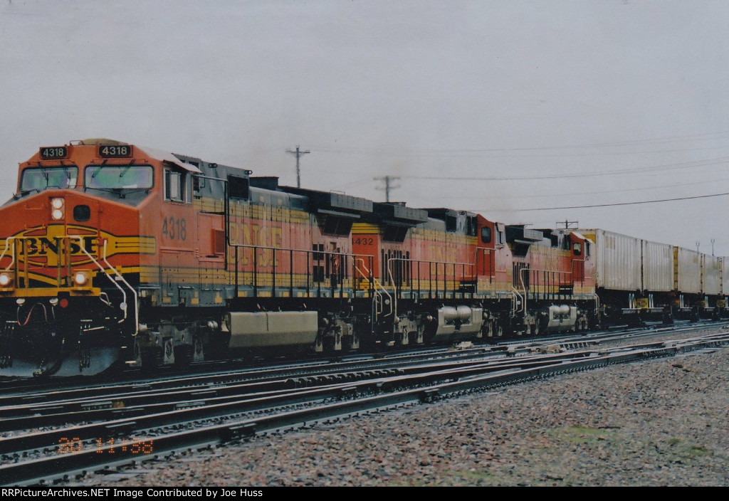 BNSF 4318 East